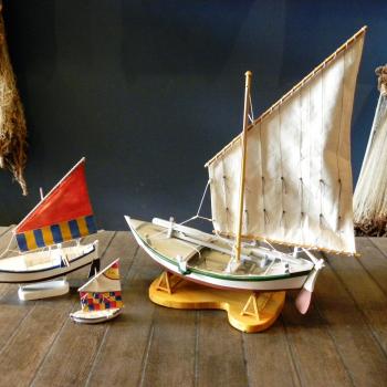 De batana van Rovinj – maquette van een scheepje