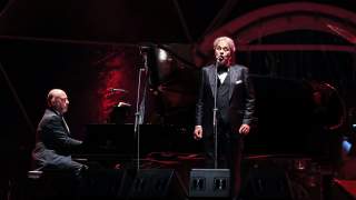 Andrea Bocelli eröffnet mit einem Konzert die Ferienanlage Monte Mulini