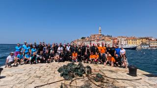 Grande iniziativa subacquea di pulizia del mare: oltre una tonnellata di rifiuti rimossi dai fondali di Rovigno