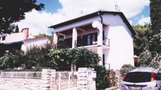 Villa San (Croatian)